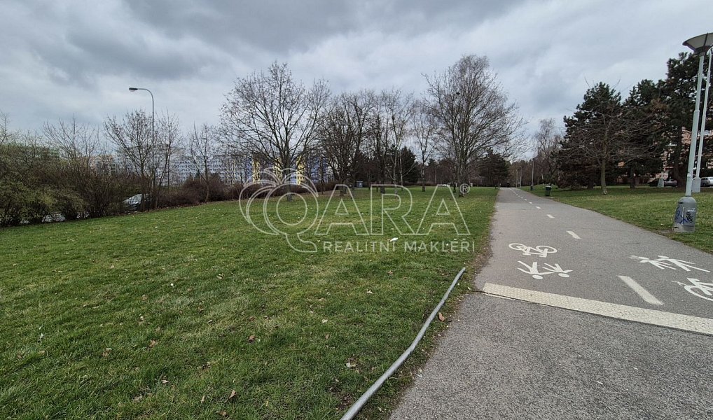 Pronájem komerčního pozemku 2 000 m², Praha – náhled fotky 2
