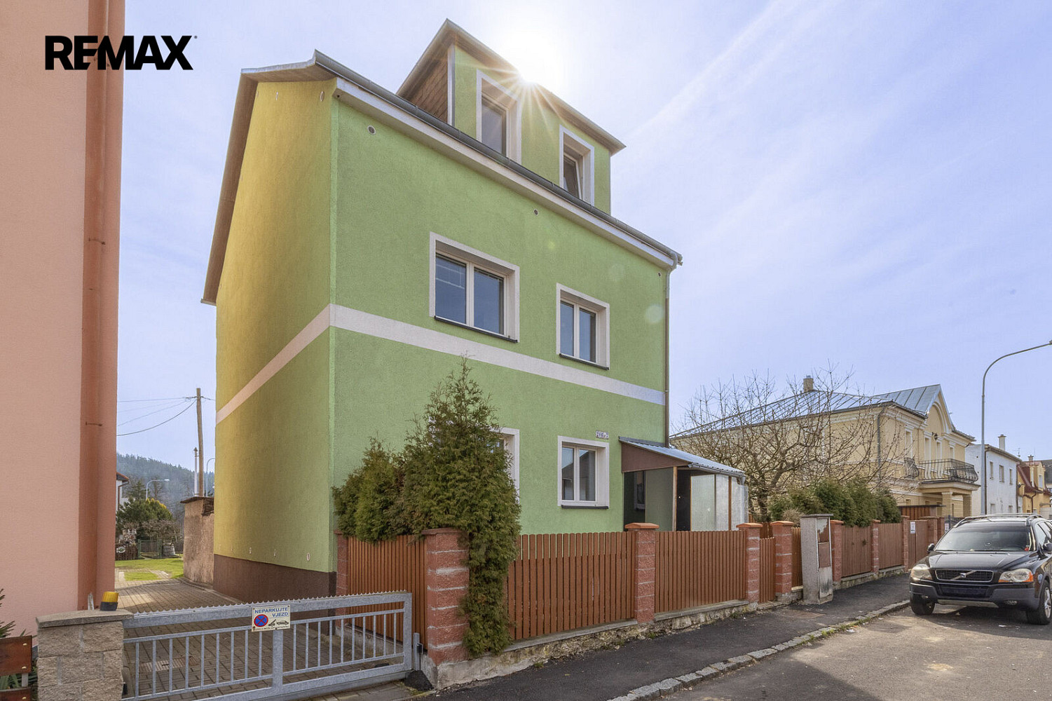 House, 140 m², land 369 m²