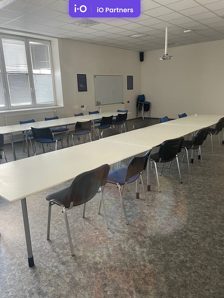 Pronájem kanceláře 2 000 m² – fotografie 5