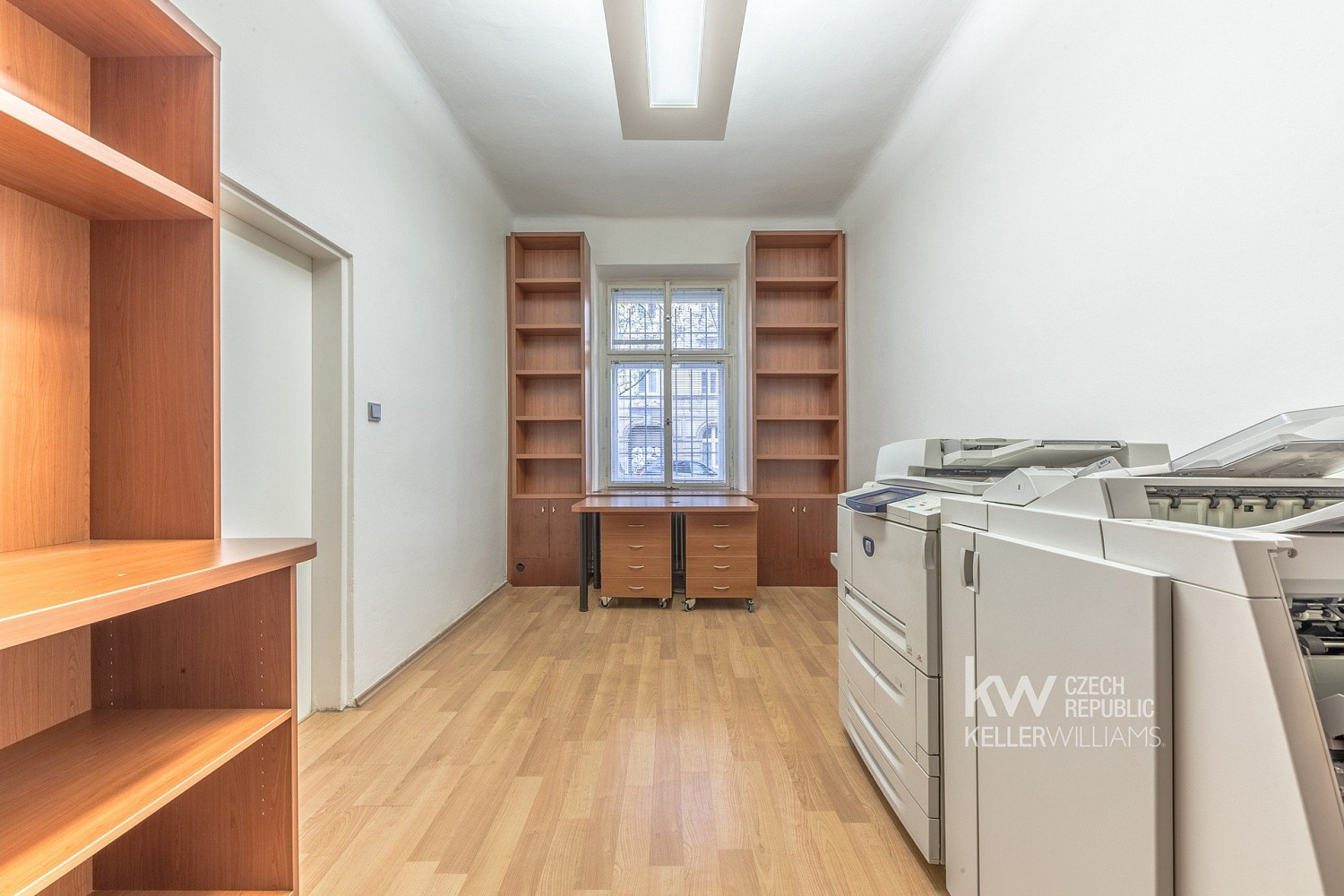 Pronájem obchodních prostor 270 m² – fotografie 4