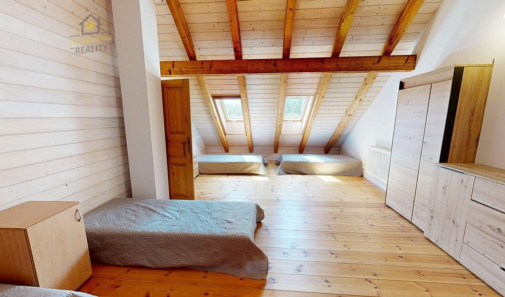 Pronájem domu 638 m² s pozemkem 1 266 m², Okna – náhled fotky 33