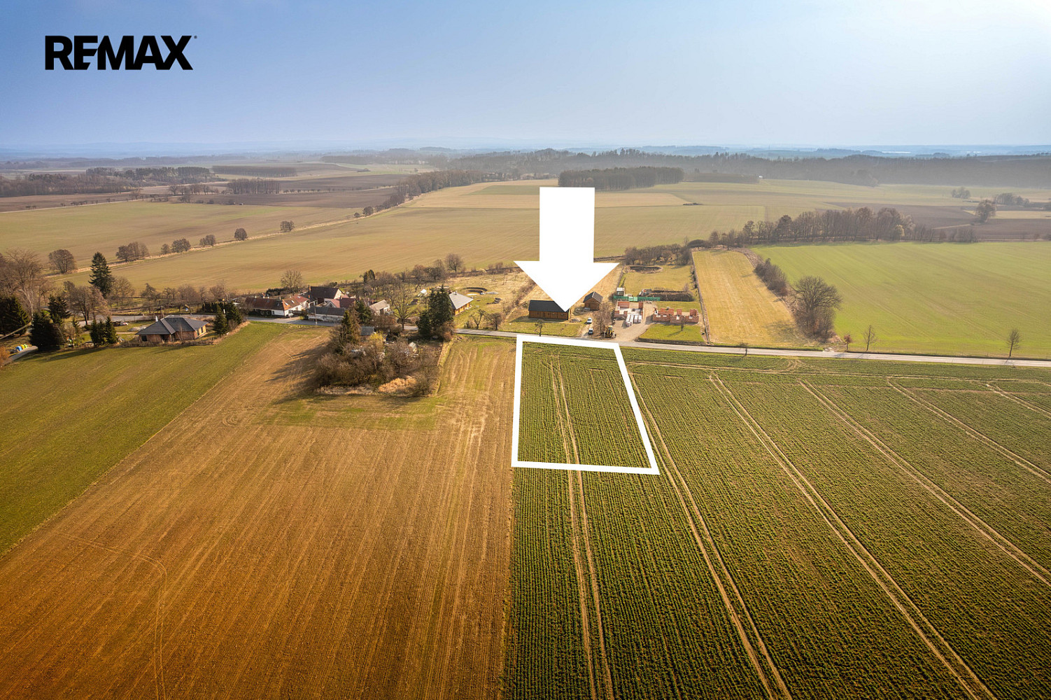 Prodej stavebního pozemku 1 495 m² – pohled 2