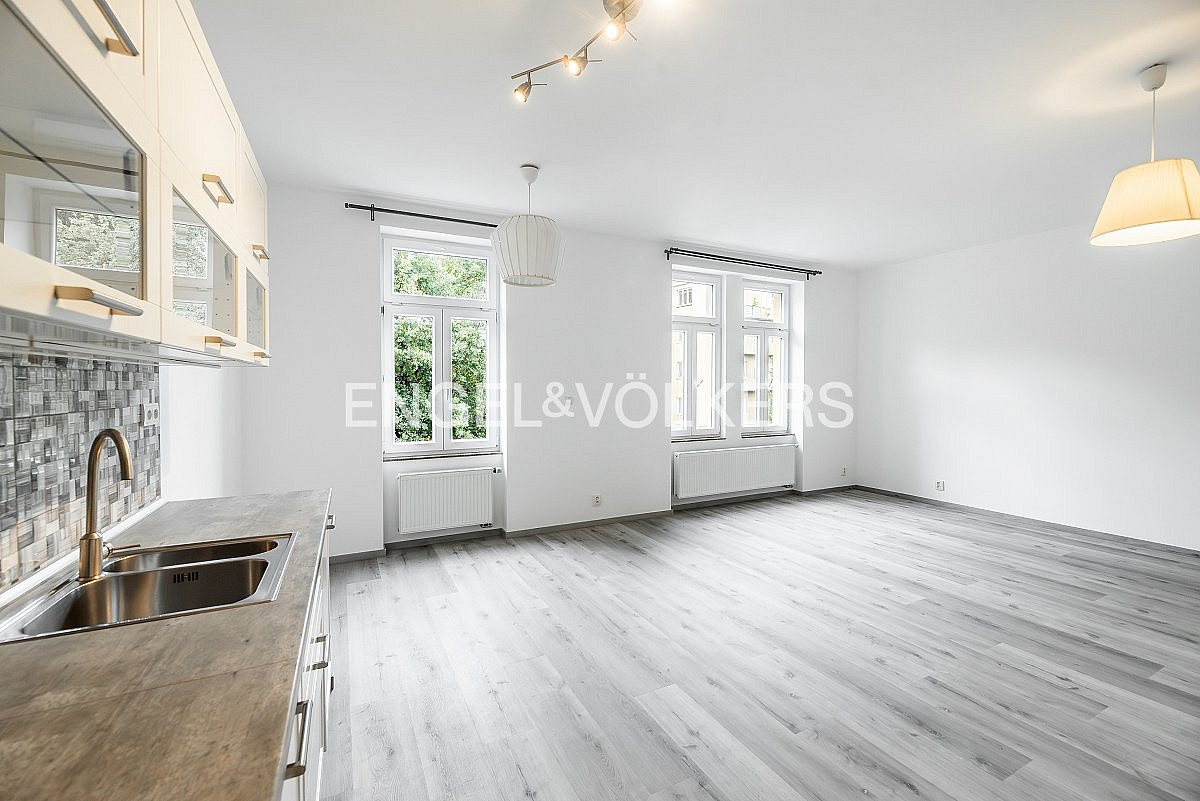 Pronájem bytu 2+kk 63 m² – fotografie 3