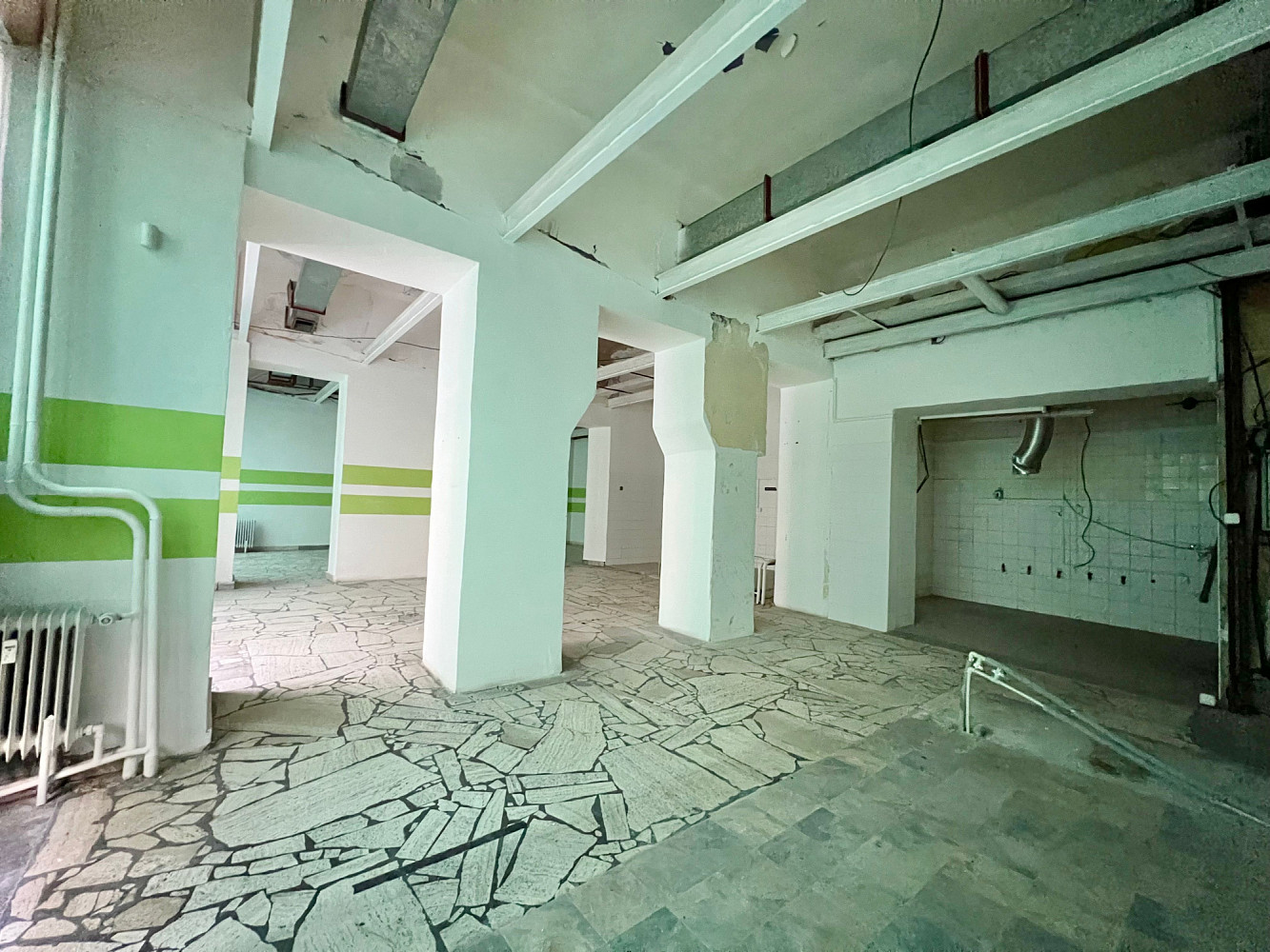 Pronájem kanceláře 270 m²