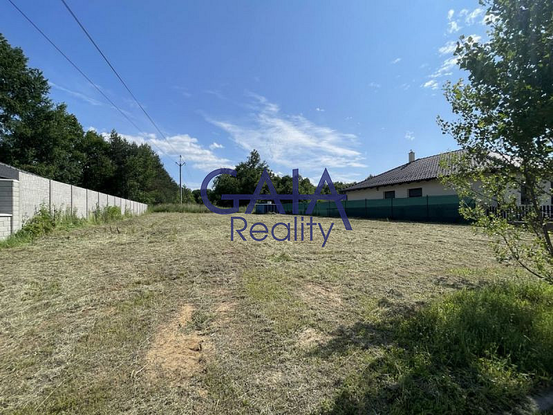 Prodej stavebního pozemku 781 m² – fotografie 2