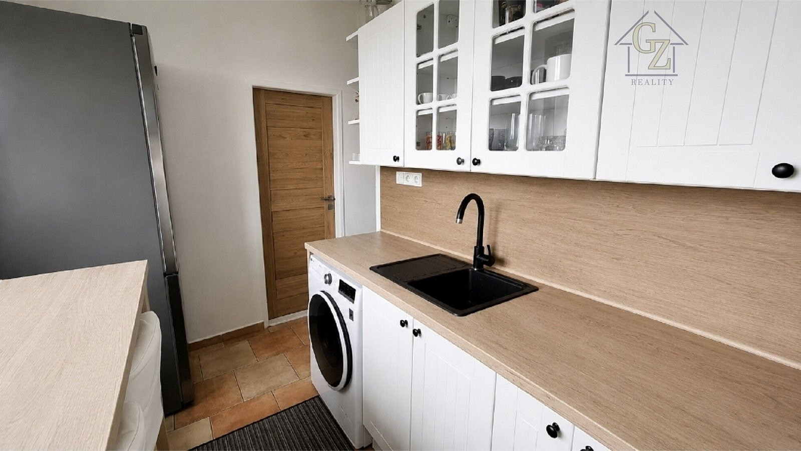 Prodej bytu 2+1 54 m² — photo 2