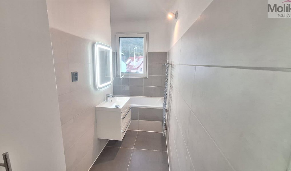 Pronájem bytu 2+1 52 m², Osek – náhled fotky 8