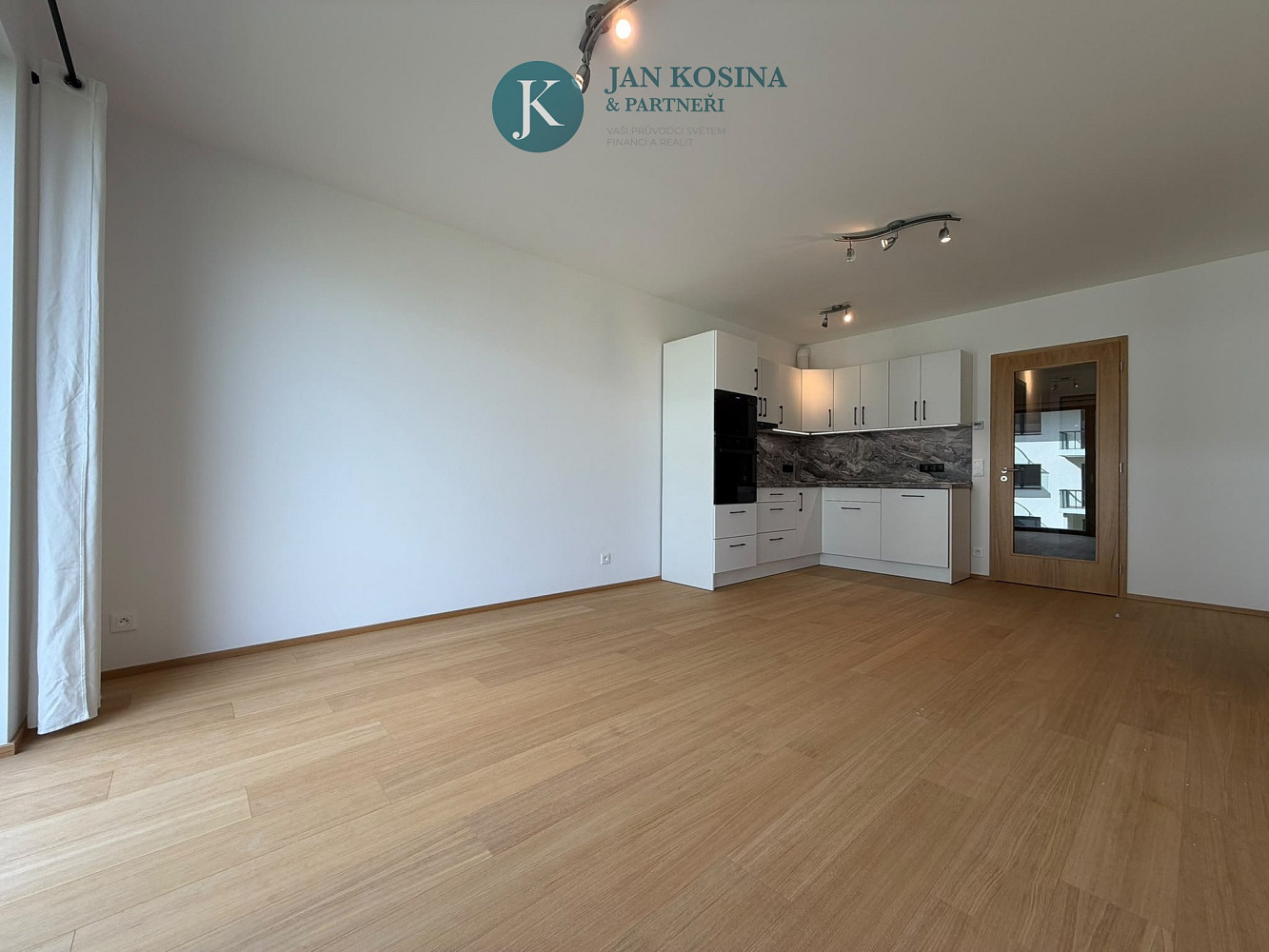 Pronájem bytu 2+kk 51 m² – fotografie 3