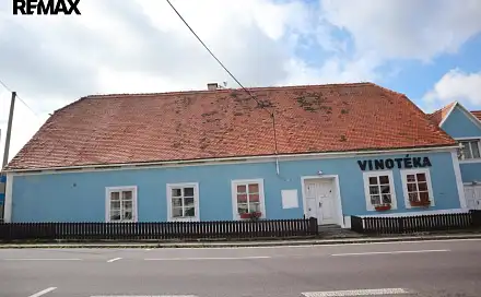 Prodej domu 790 m² s pozemkem 1 193 m², Znojmo - Kasárna