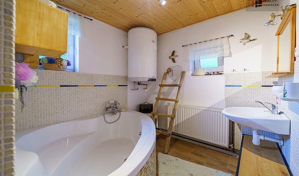 Prodej domu 421 m² s pozemkem 443 m², Desná – náhled fotky 16