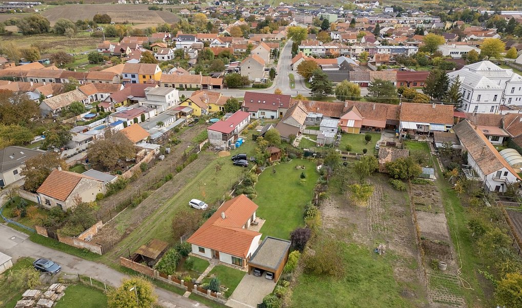 Prodej stavebního pozemku 1 055 m², Novosedly – náhled fotky 3