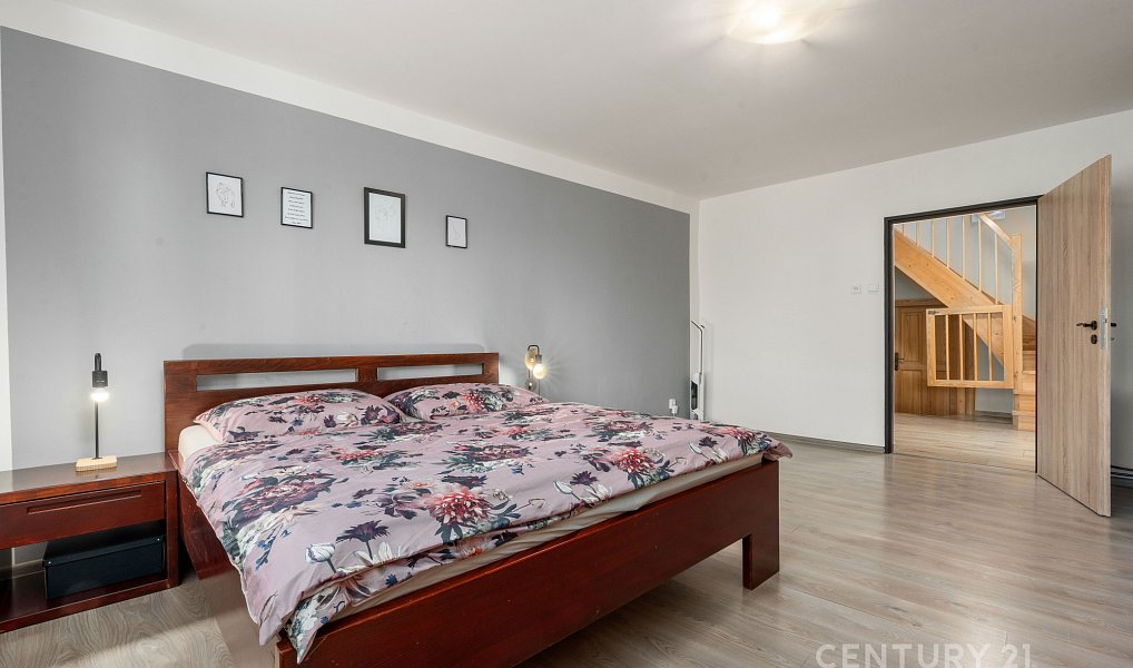 Prodej domu 178 m² s pozemkem 1 065 m², Radiměř – náhled fotky 11