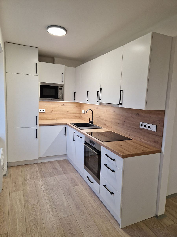 Pronájem bytu 3+kk 58 m² – pohled 6