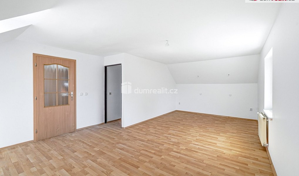 Prodej domu 220 m² s pozemkem 614 m², Karlovice – náhled fotky 11