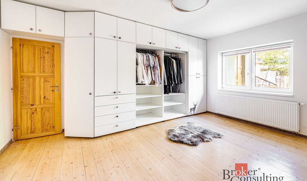 Prodej domu 207 m² s pozemkem 1 124 m², Babice – náhled fotky 7