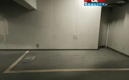 Pronájem garáž. stání, 19 m2, Karlovy Vary, Divadelní nám, Divadelní náměstí, Karlovy Vary