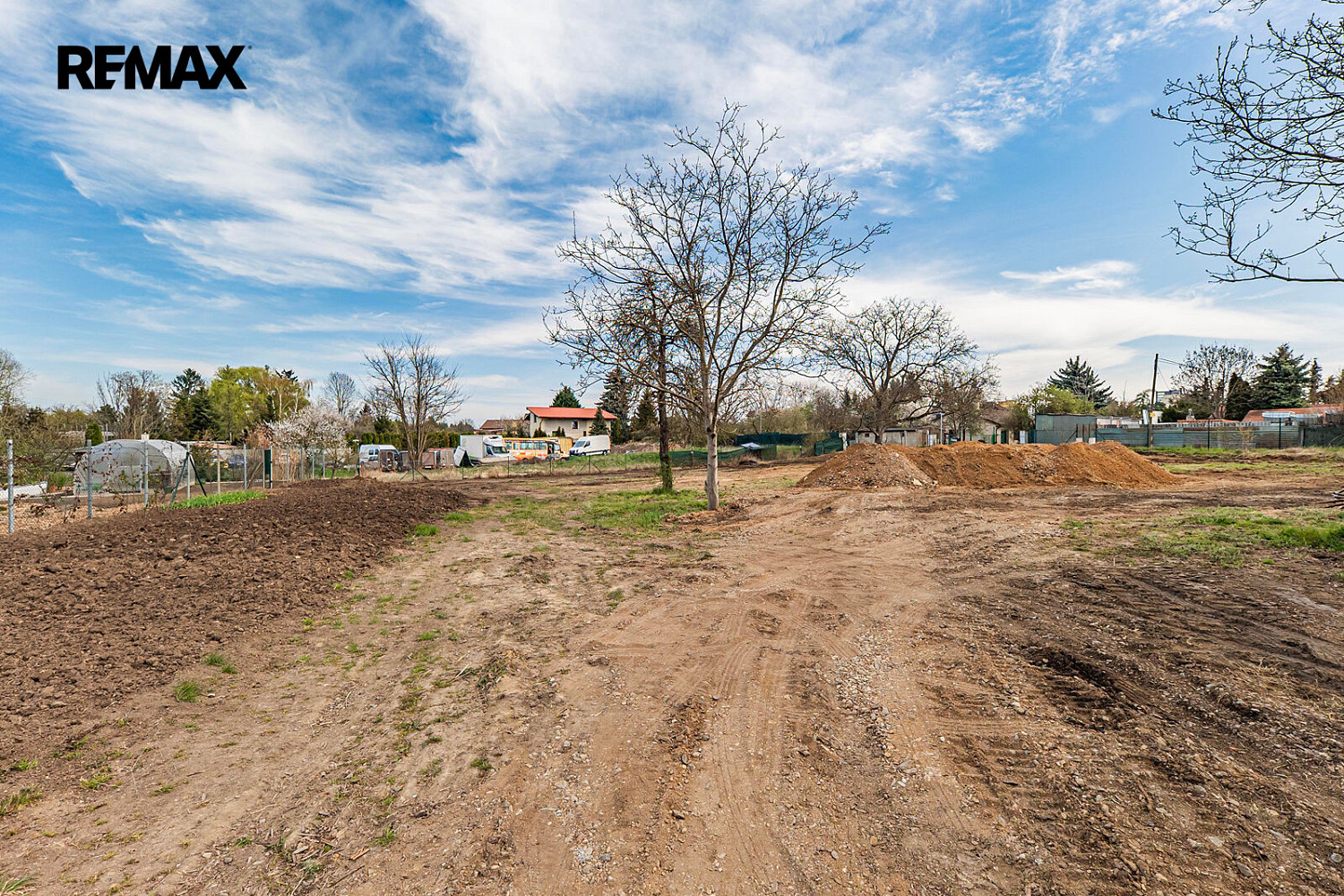 Prodej stavebního pozemku 1 120 m² – fotografie 2