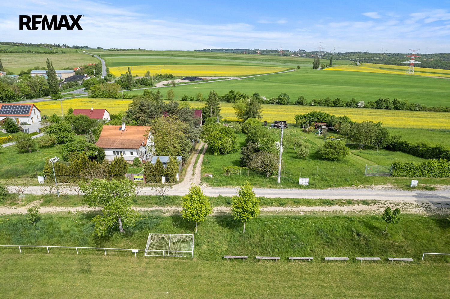 Prodej stavebního pozemku 950 m² – fotografie 4