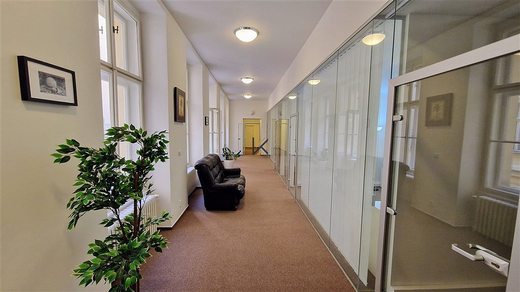Pronájem kanceláře 20 m² — photo 3