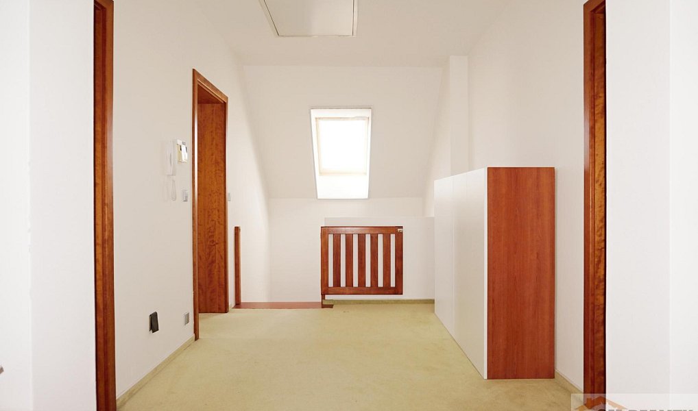 Prodej domu 197 m² s pozemkem 2 022 m², Mostkovice – náhled fotky 20