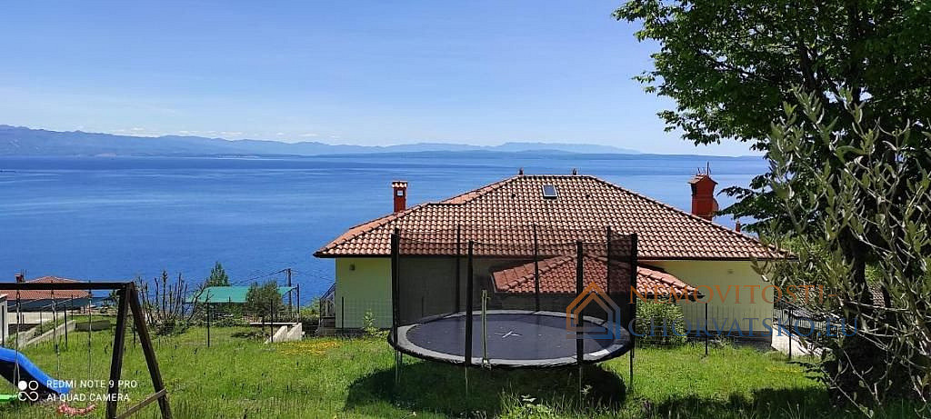 Prodej domu 290 m² s pozemkem 1 826 m² - Widok 2
