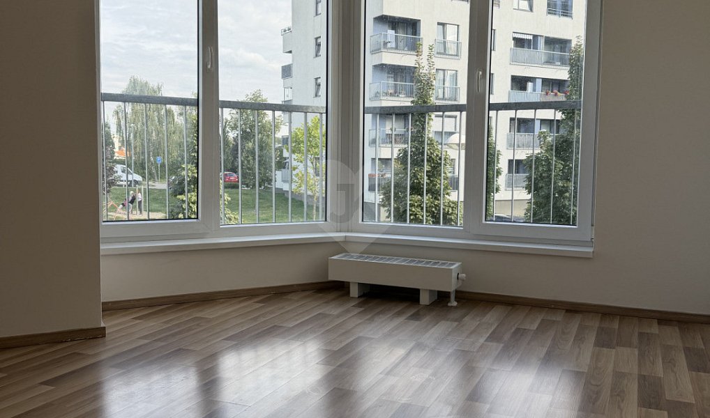 Pronájem bytu 1+kk 34 m², Praha – náhled fotky 3