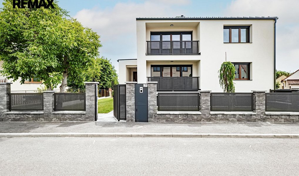 Prodej domu 184 m² s pozemkem 625 m², Jindřichův Hradec – náhled fotky 2