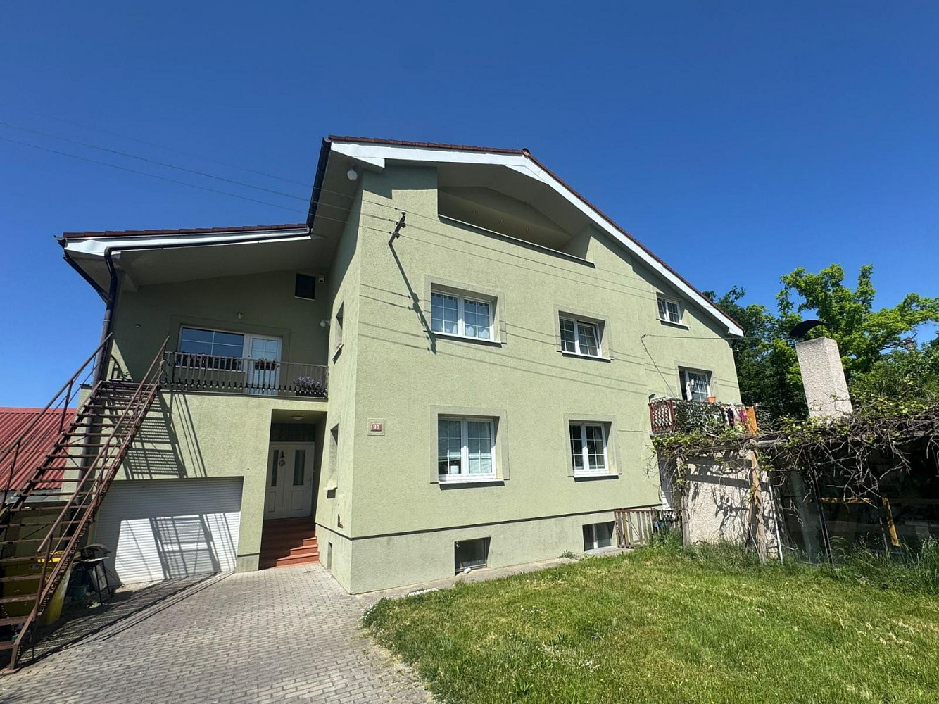 Prodej domu 283 m² s pozemkem 766 m² – pohled 2