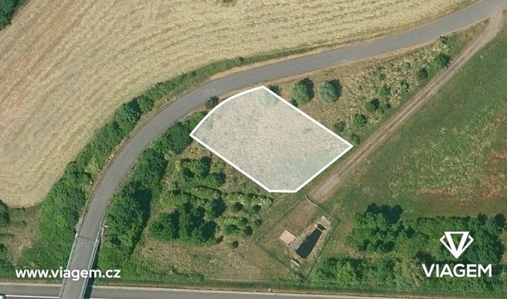 Prodej pole 846 m², Sány – náhled fotky 2