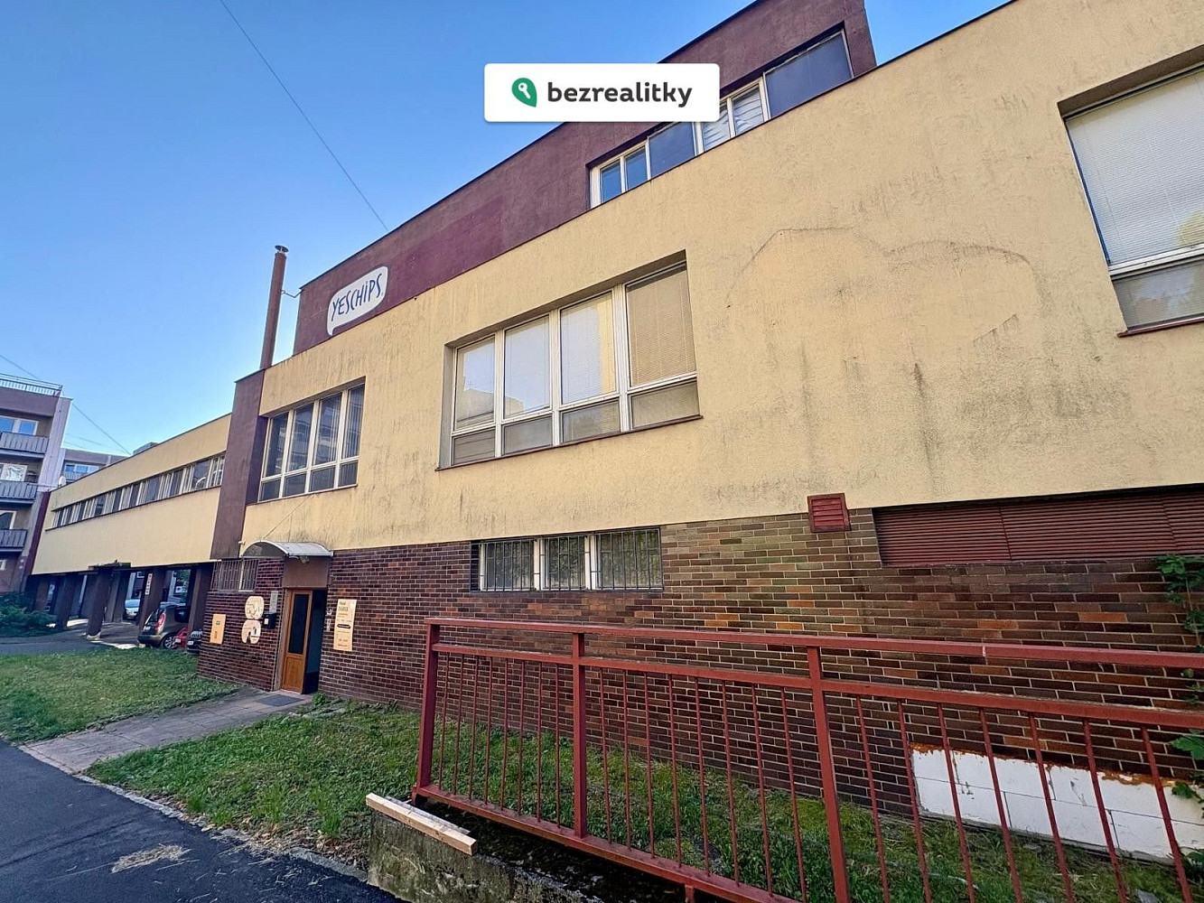 Äripind, 1056 m²