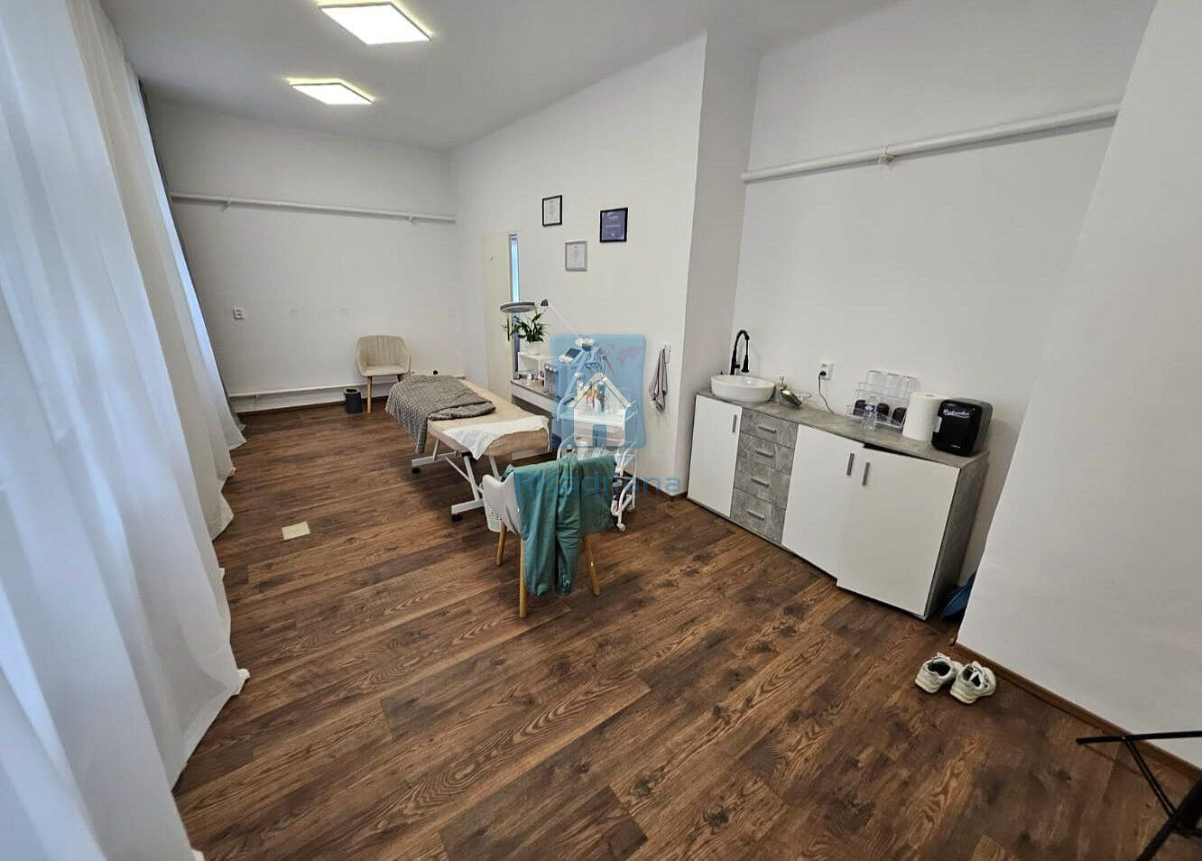 Pronájem kanceláře 36 m² – fotografie 4