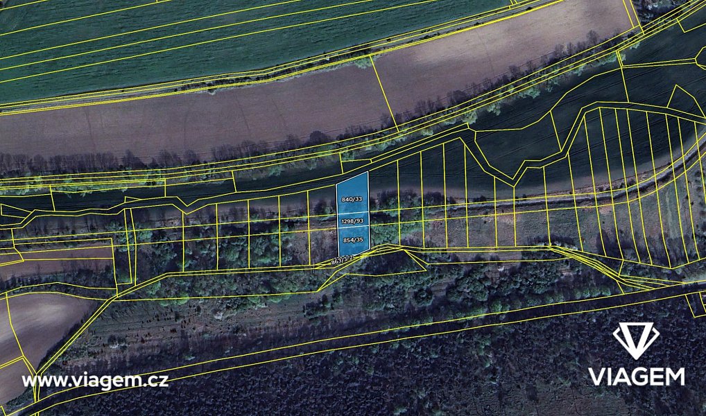 Prodej pole 2 123 m², Sazená – náhled fotky 4