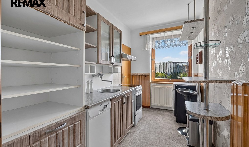 Prodej domu 270 m² s pozemkem 656 m², Kolín – náhled fotky 8