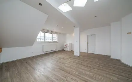 Prodej bytu 3+1 92 m², Chválkovická, Olomouc - Chválkovice