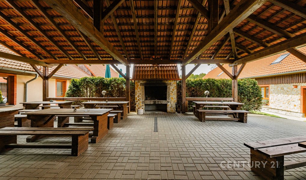 Prodej ubytovacího objektu 1 320 m², Jistebnice – náhled fotky 9