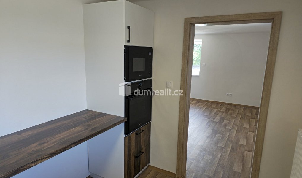 Pronájem bytu 3+1 86 m², Všejany – náhled fotky 5