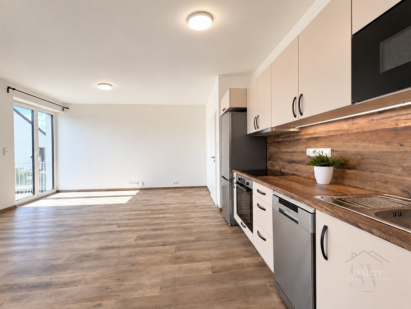 Pronájem bytu 2+kk 68 m² – fotografie 4