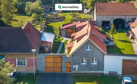 Prodej domu 220 m² s pozemkem 1 370 m², Louny - Nečichy