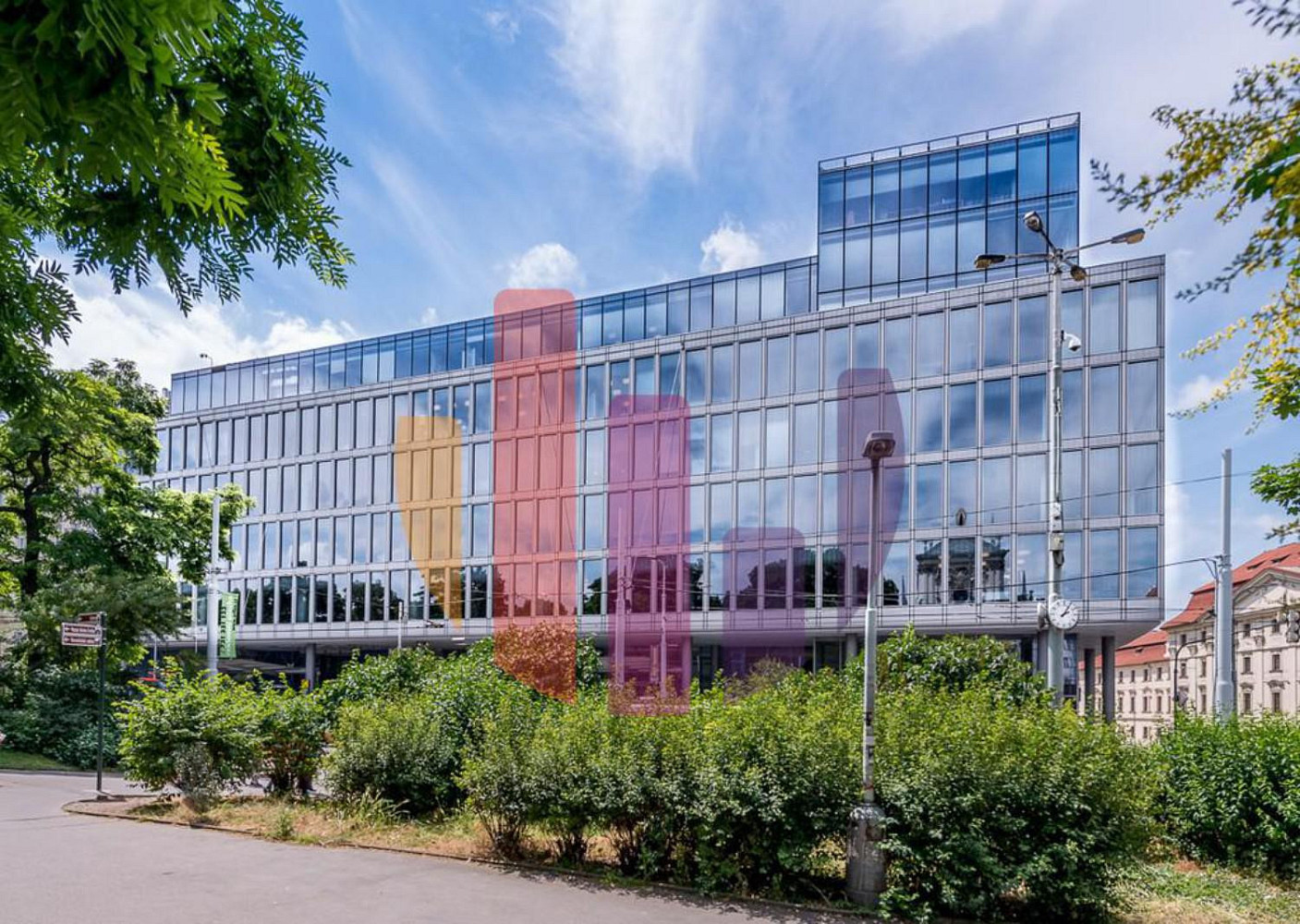 Pronájem kanceláře 285 m²