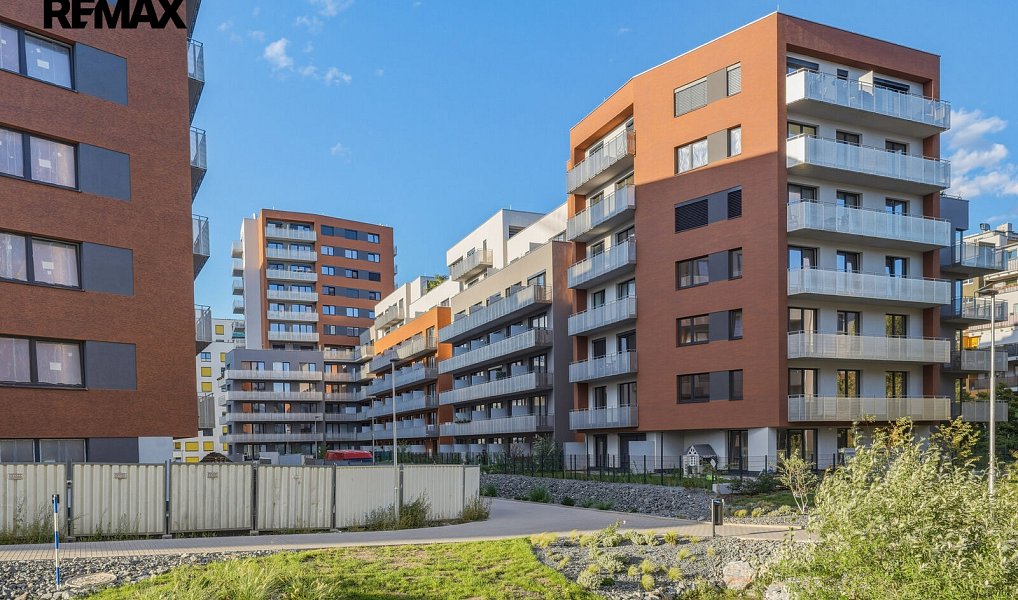 Prodej bytu 1+kk 37 m², Praha – náhled fotky 24