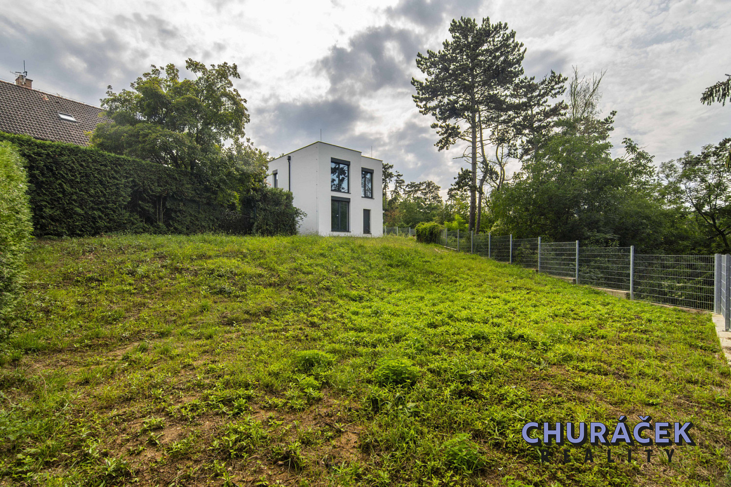 Prodej domu 280 m² s pozemkem 1 262 m² – fotografie 2