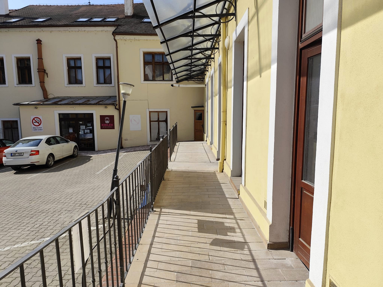 Pronájem obchodních prostor 64 m²