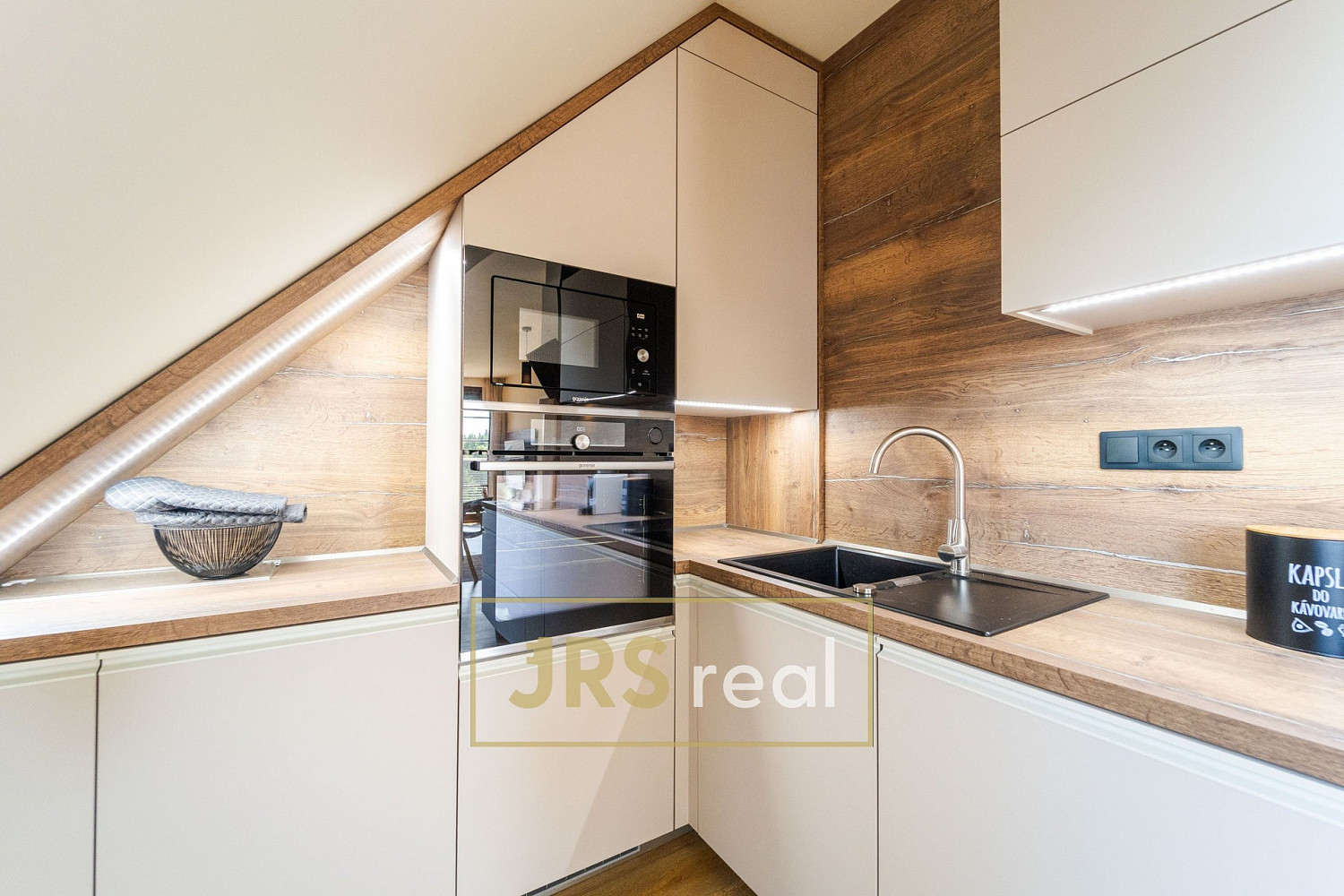 Prodej bytu 2+kk 60 m² — photo 2