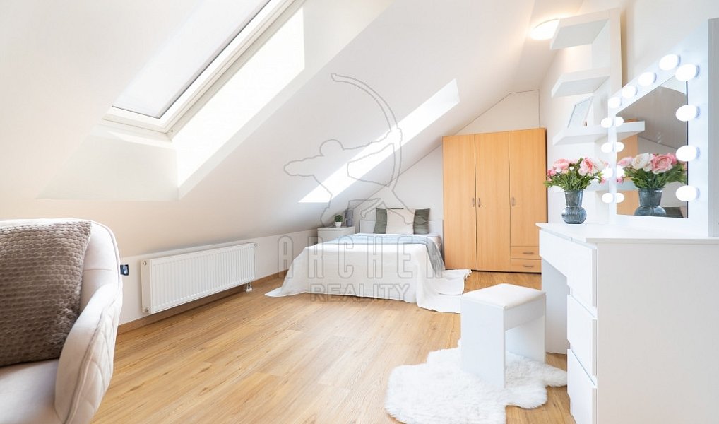 Prodej domu 130 m² s pozemkem 261 m², Jesenice – náhled fotky 29