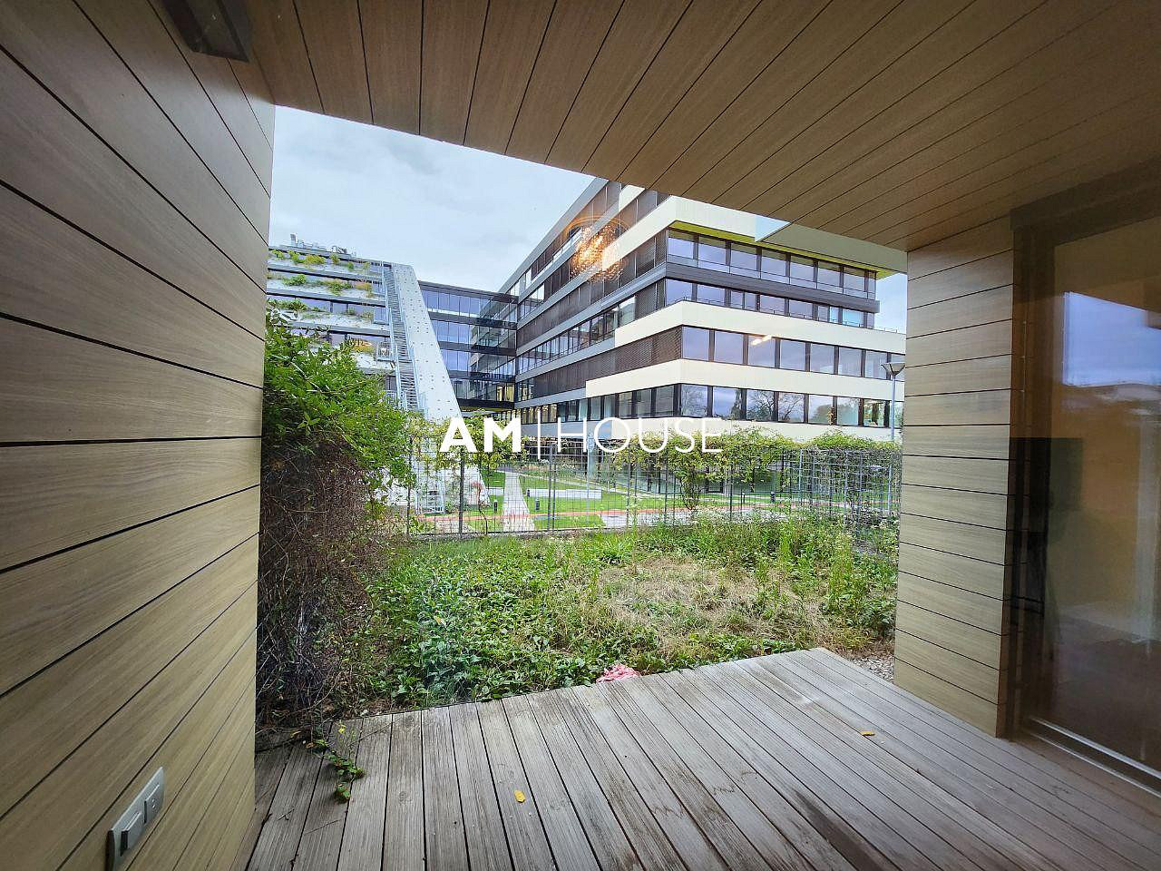 Pronájem bytu 2+kk 69 m² – fotografie 3