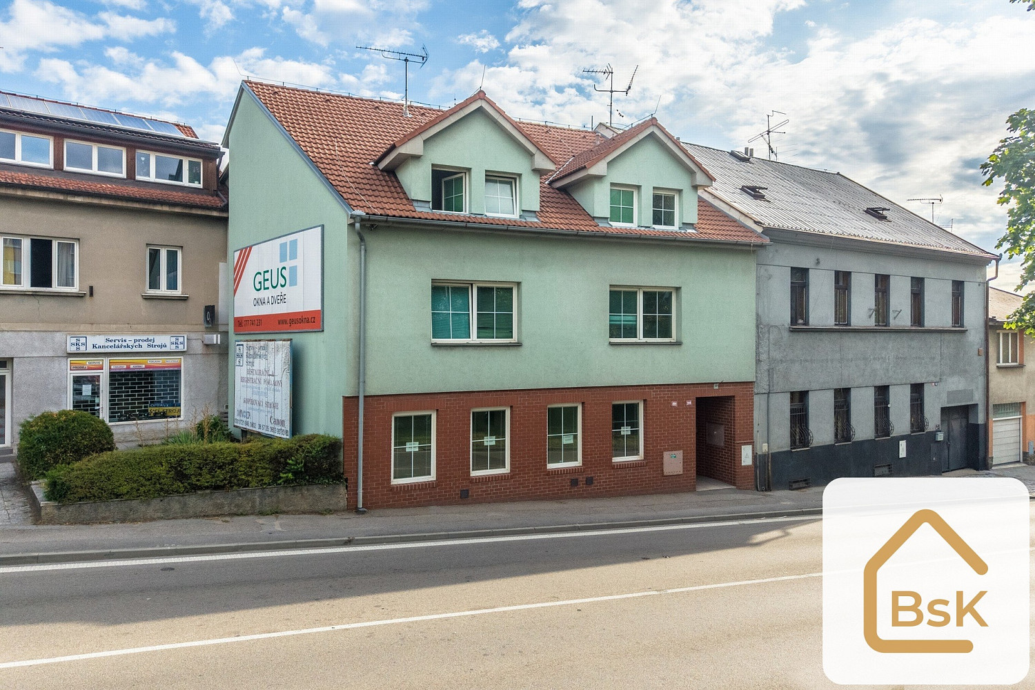 Pronájem obchodních prostor 228 m²