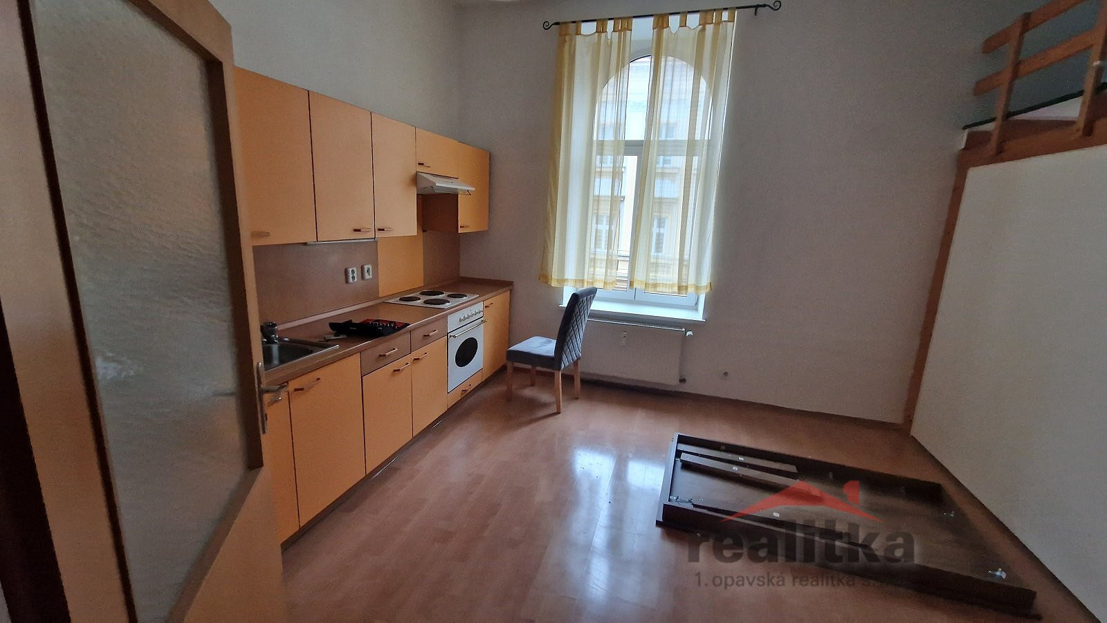 Pronájem bytu 1+kk 37 m² – fotografie 2