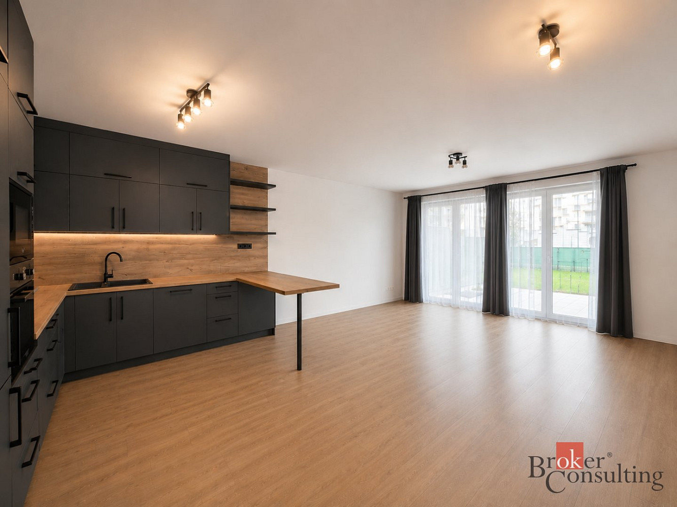 Pronájem bytu 2+kk 62 m² - Widok 2