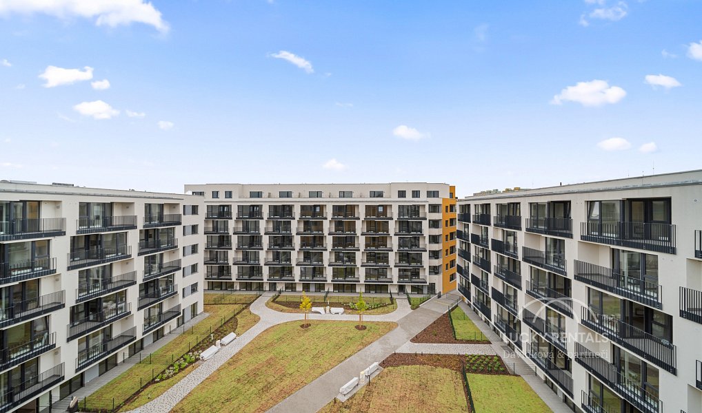 Pronájem bytu 1+kk 30 m², Praha – náhled fotky 2