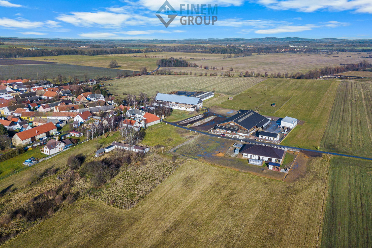 Prodej stavebního pozemku 2 370 m² – pohled 4